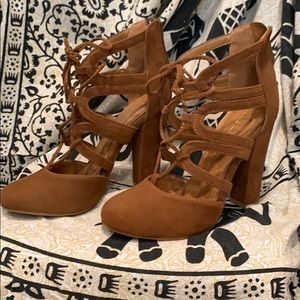 Cute lace up with zipper back think heels